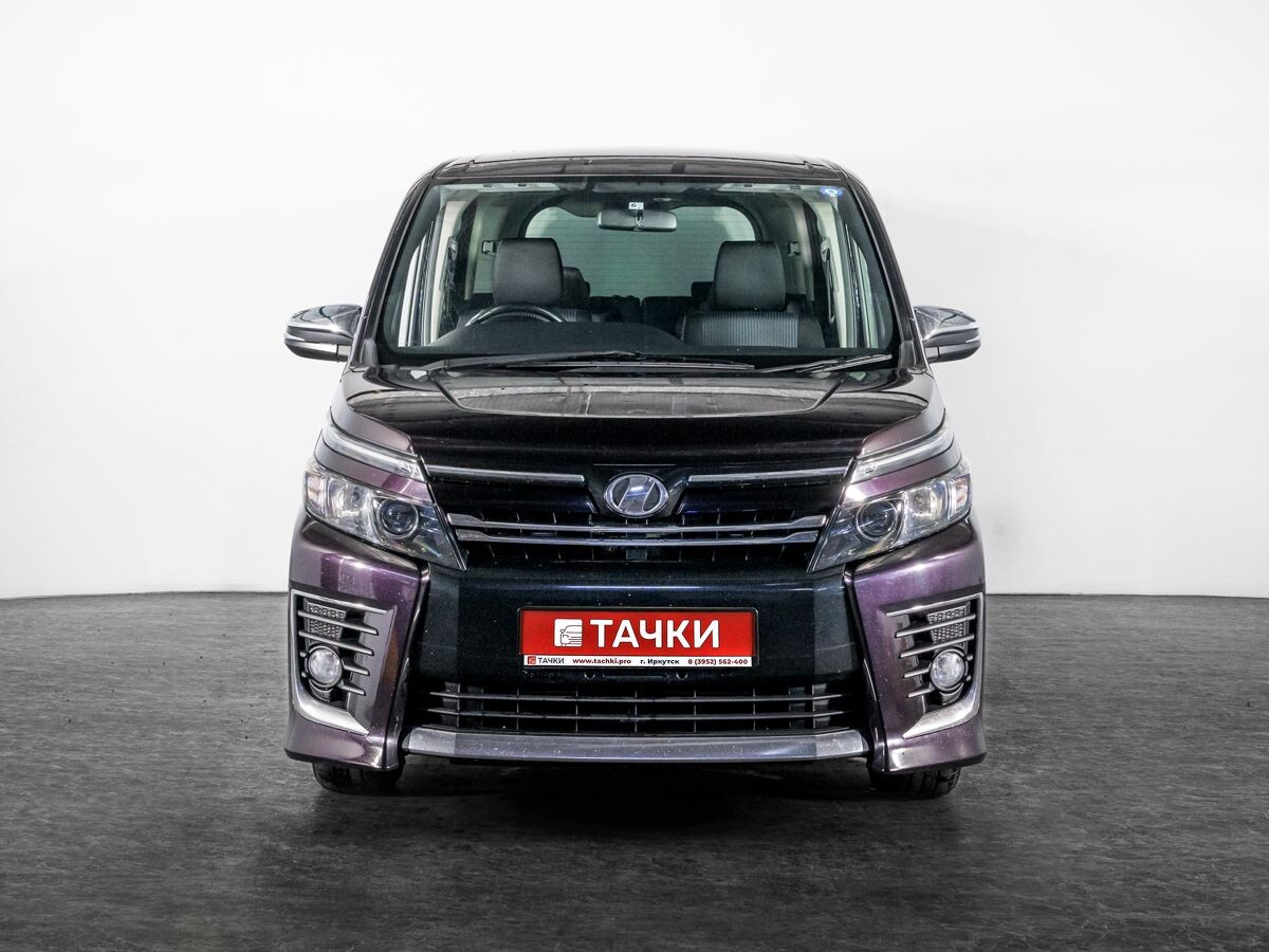 Toyota Voxy 2014 - фото автомобиля