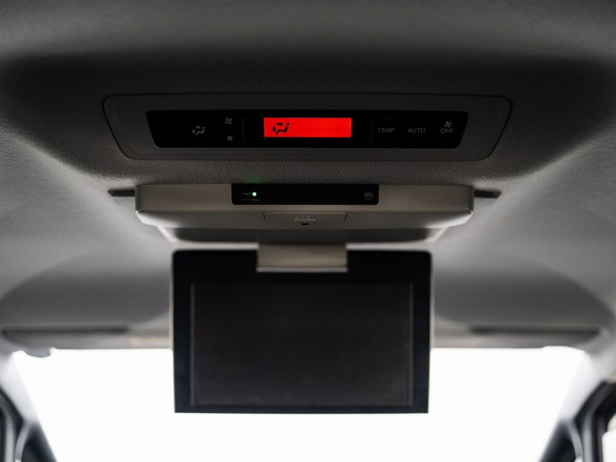 Toyota Voxy 2014 - фото автомобиля