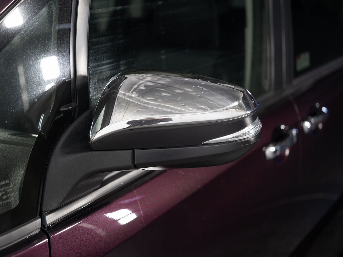 Toyota Voxy 2014 - фото автомобиля