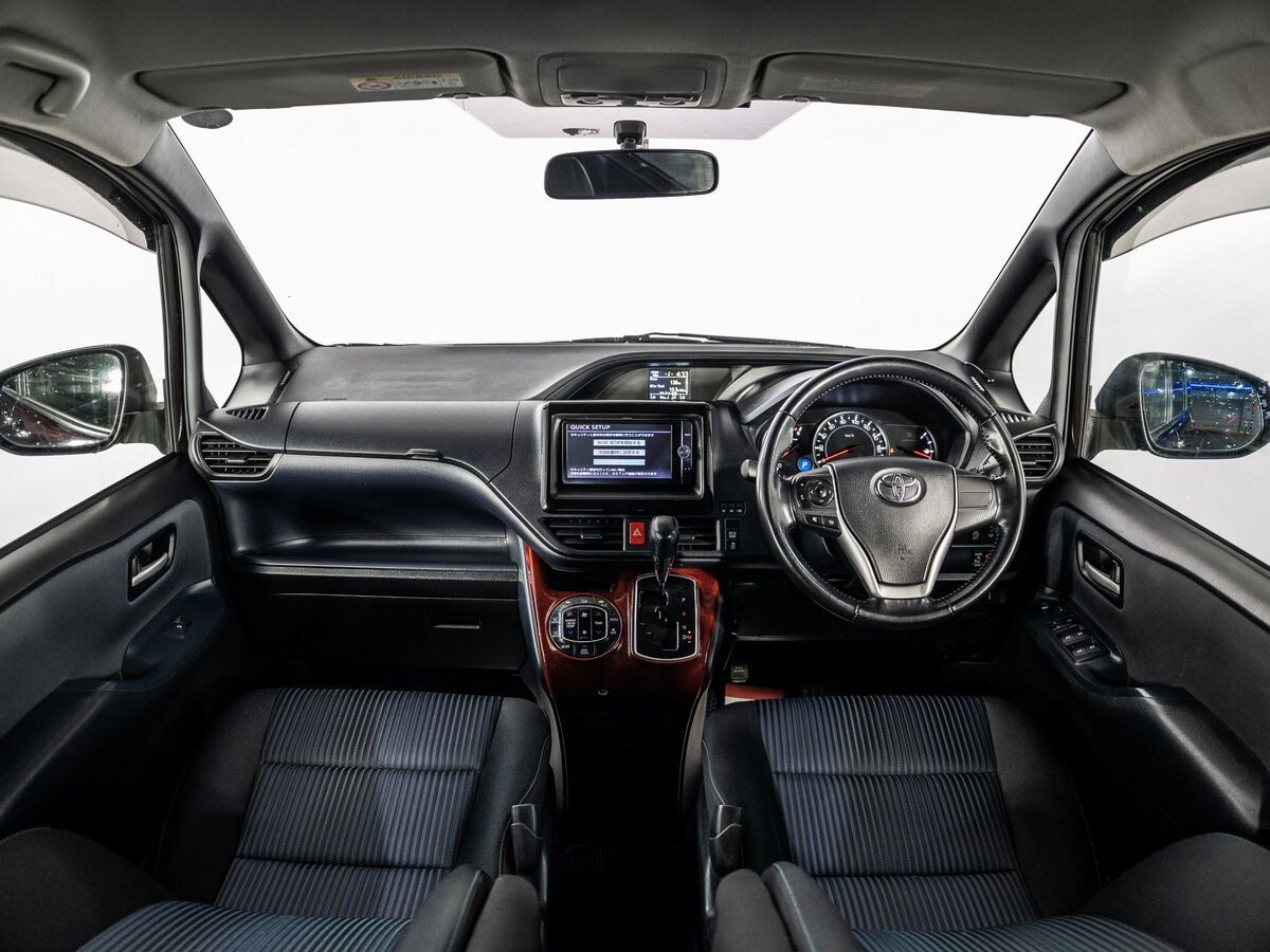 Toyota Voxy 2014 - фото автомобиля