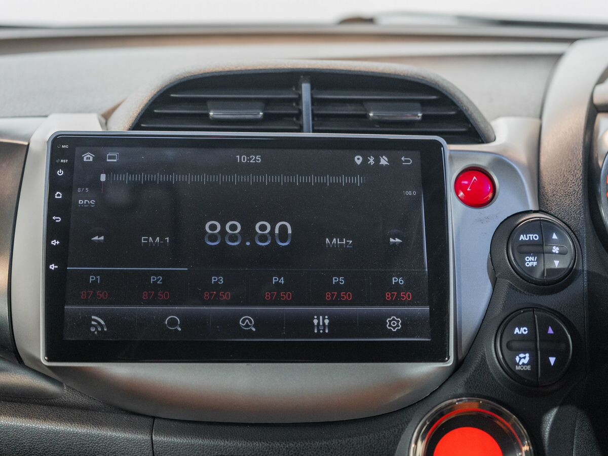 Honda Fit 2010 - фото автомобиля