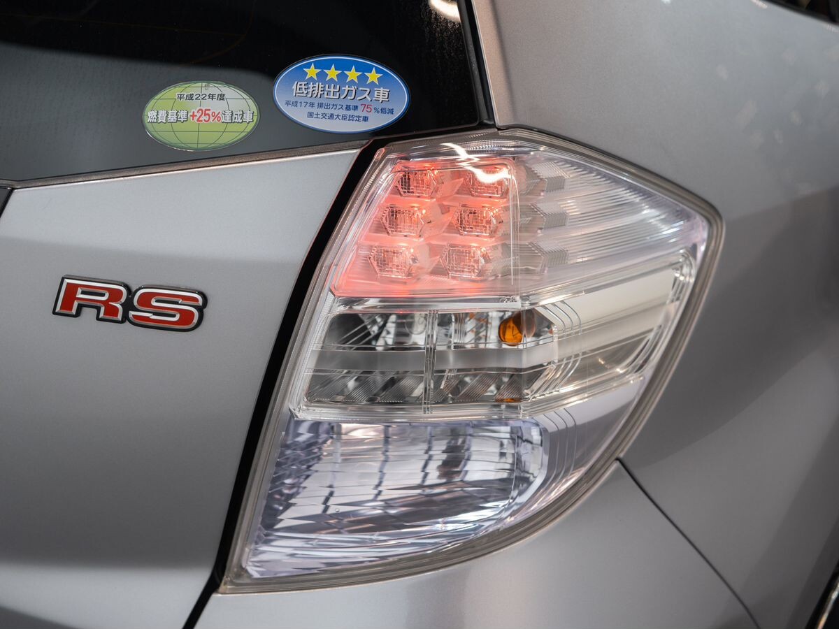Honda Fit 2010 - фото автомобиля