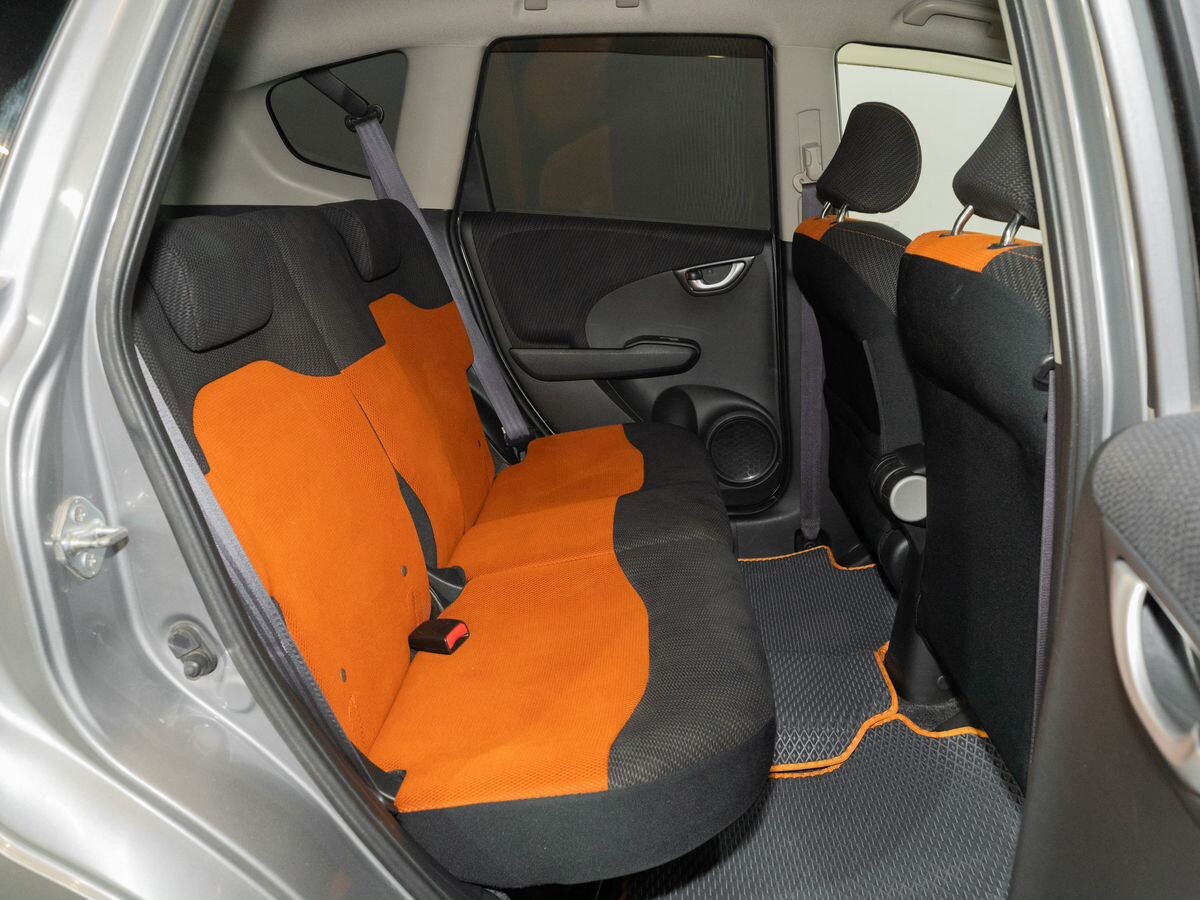 Honda Fit 2010 - фото автомобиля