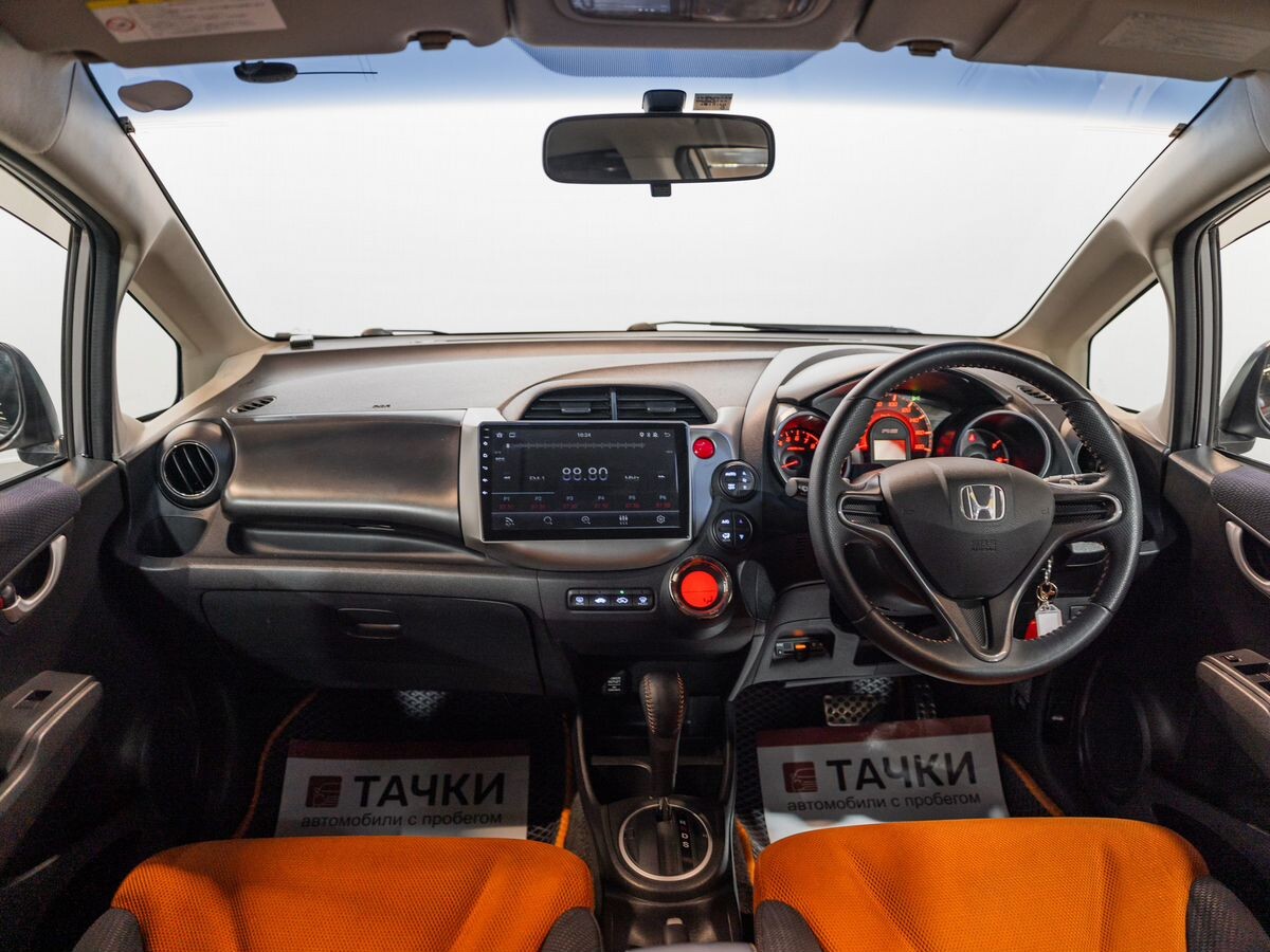 Honda Fit 2010 - фото автомобиля