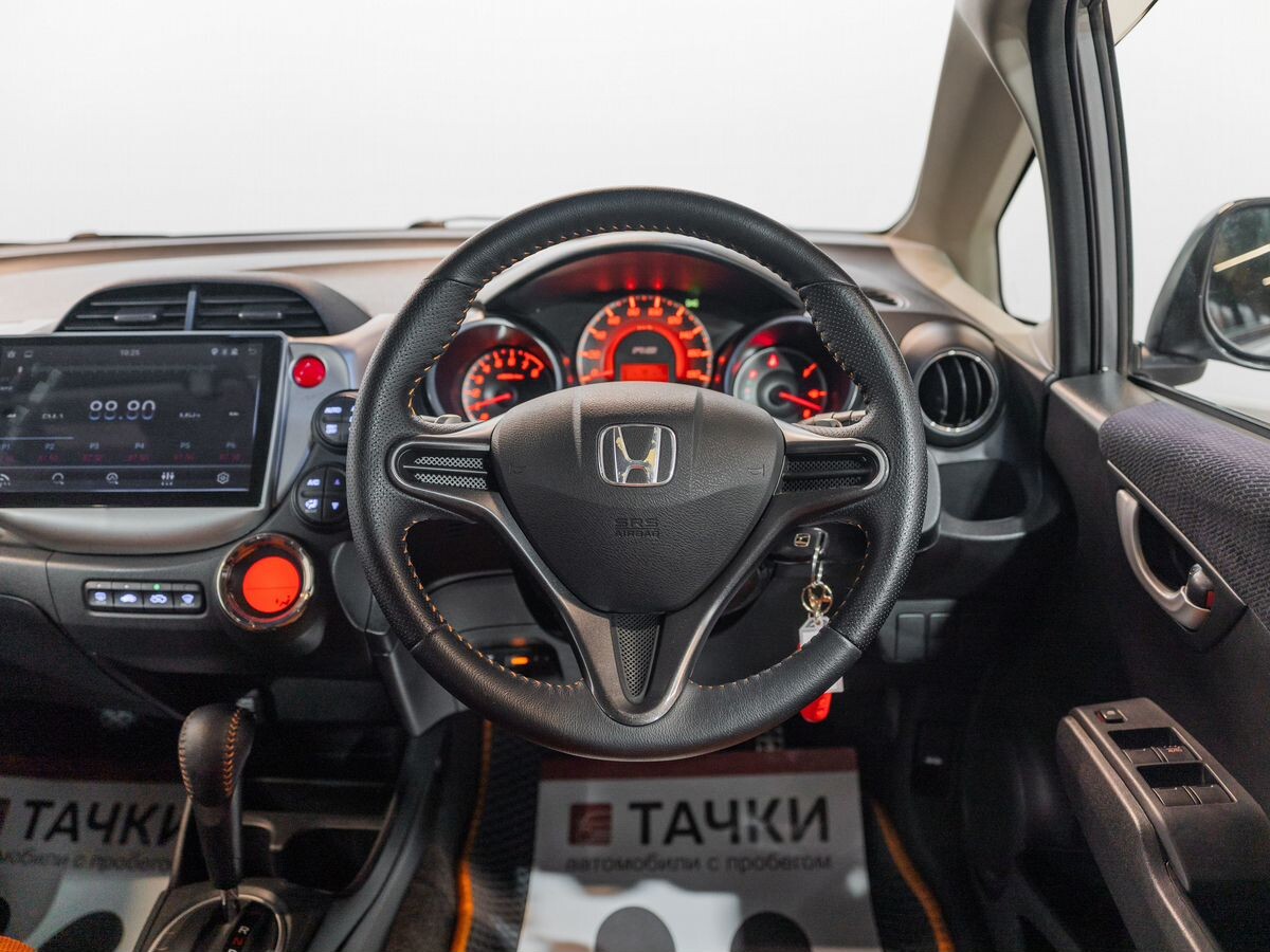 Honda Fit 2010 - фото автомобиля