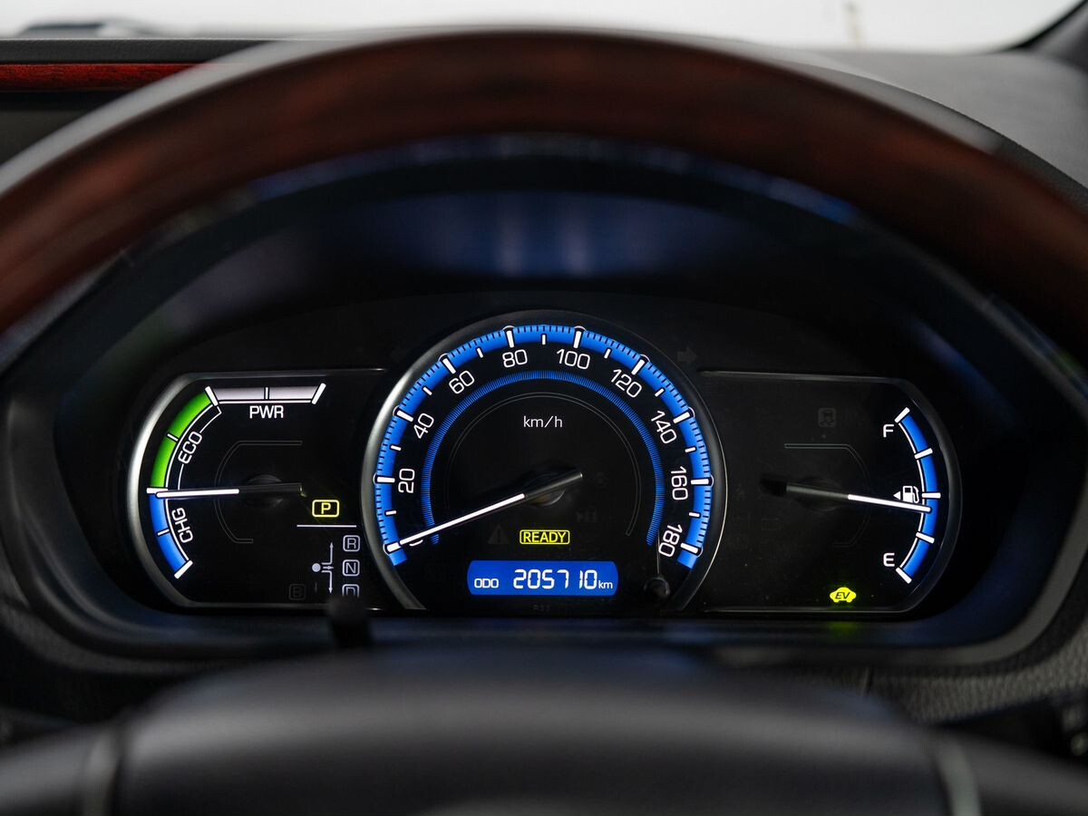 Toyota Noah 2015 - фото автомобиля