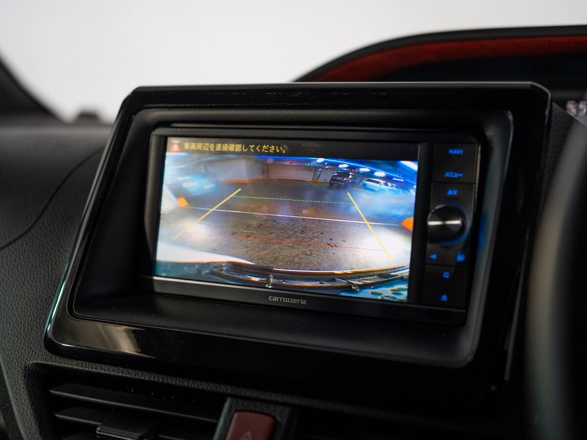 Toyota Noah 2015 - фото автомобиля
