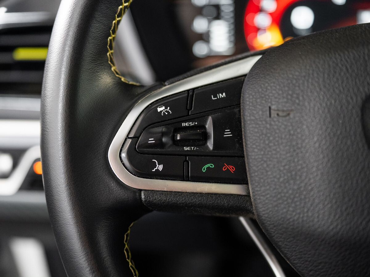 Geely Tugella 2021 - фото автомобиля