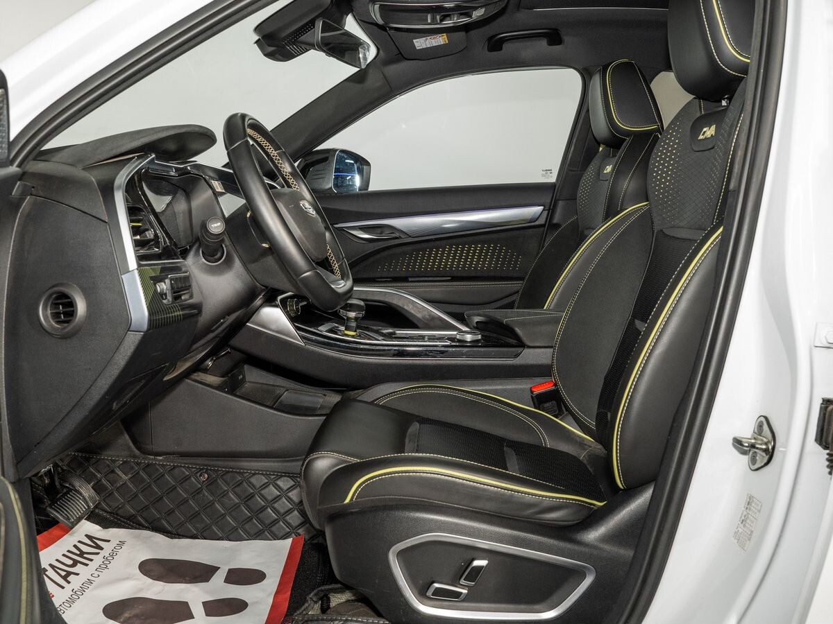 Geely Tugella 2021 - фото автомобиля