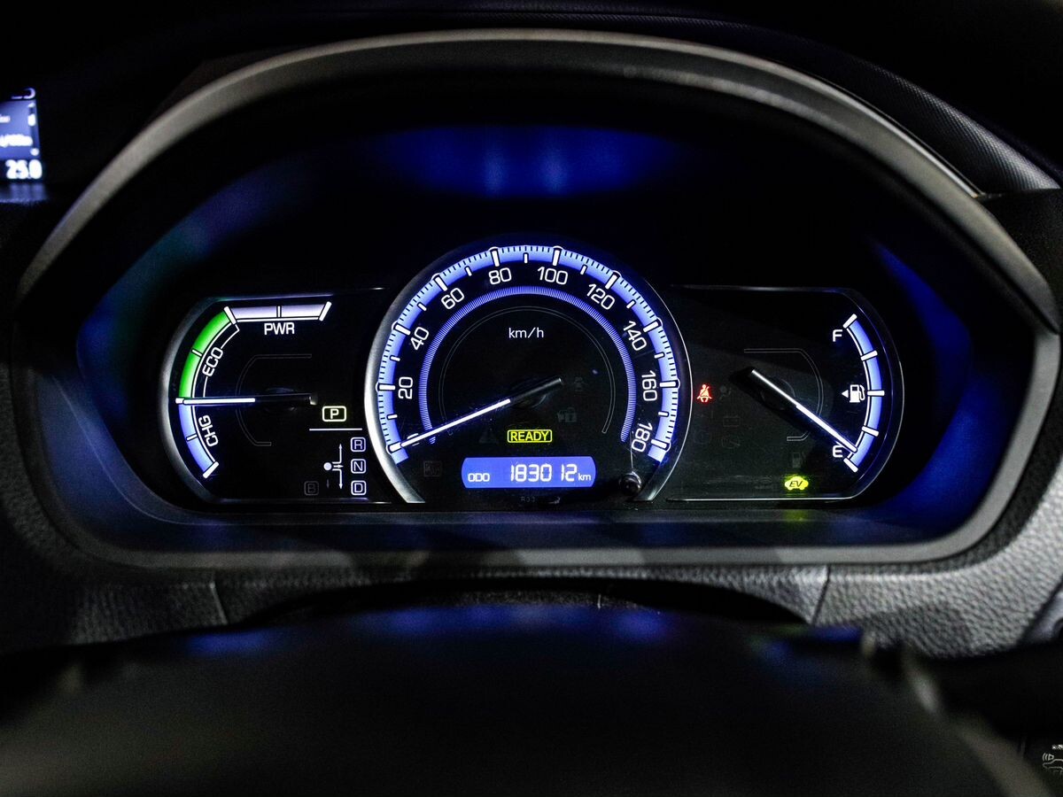 Toyota Noah 2014 - фото автомобиля