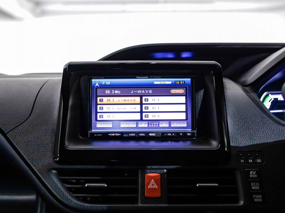 Toyota Noah 2014 - фото автомобиля