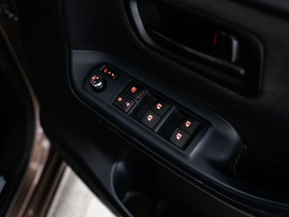 Toyota Noah 2014 - фото автомобиля
