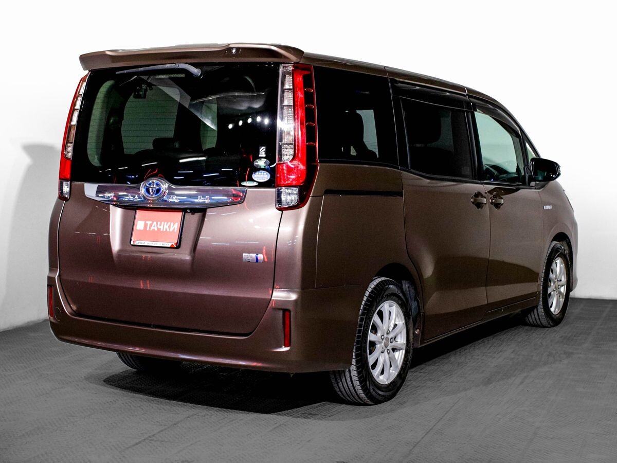 Toyota Noah 2014 - фото автомобиля