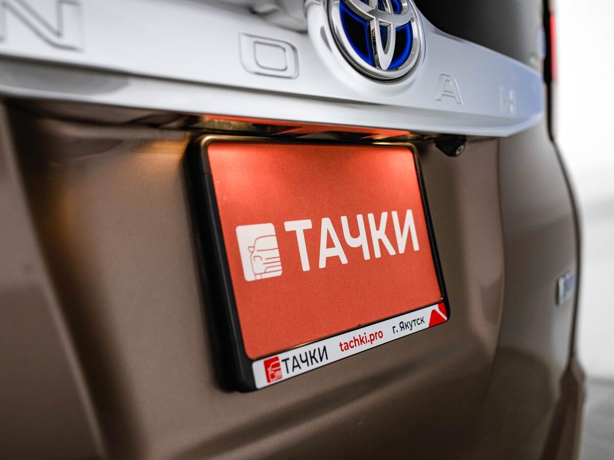Toyota Noah 2014 - фото автомобиля