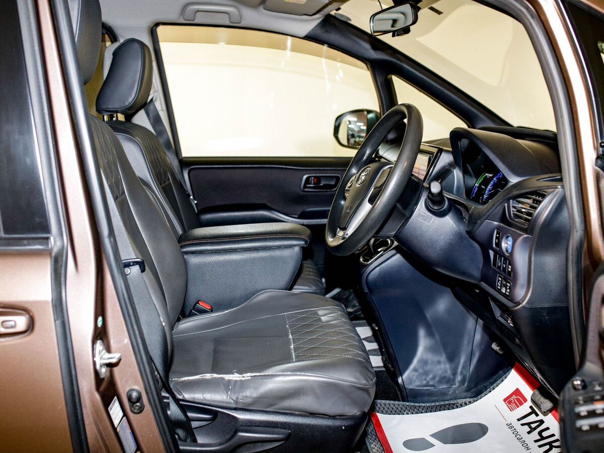 Toyota Noah 2014 - фото автомобиля