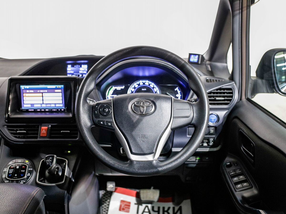 Toyota Noah 2014 - фото автомобиля
