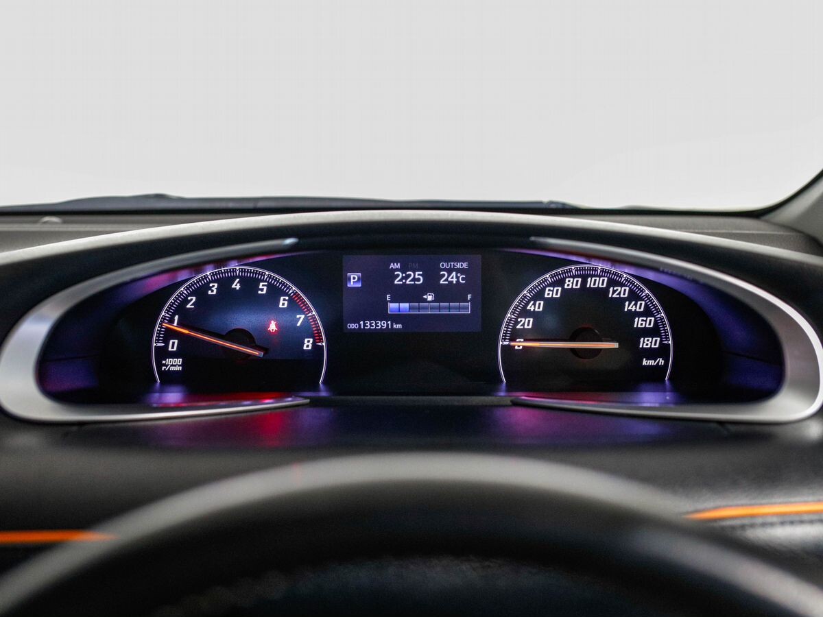 Toyota Sienta 2018 - фото автомобиля