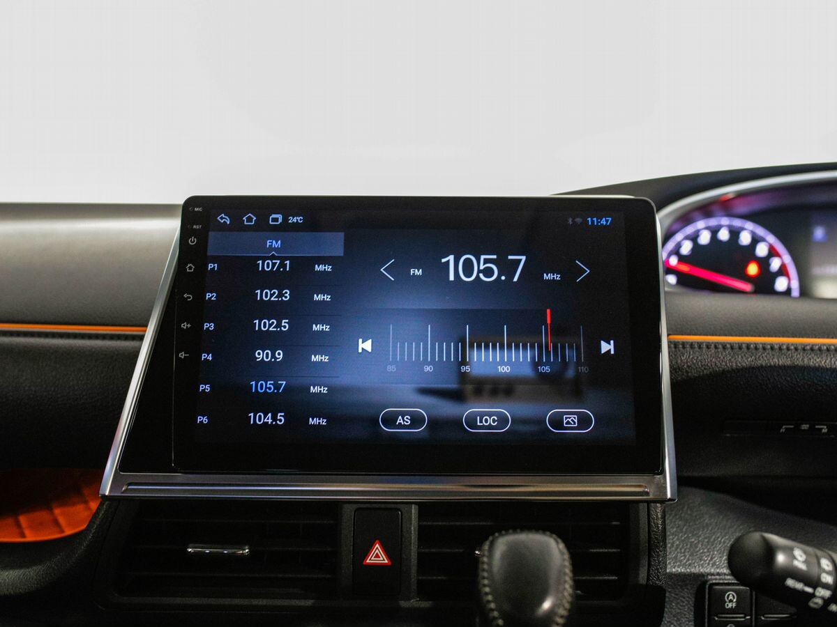 Toyota Sienta 2018 - фото автомобиля