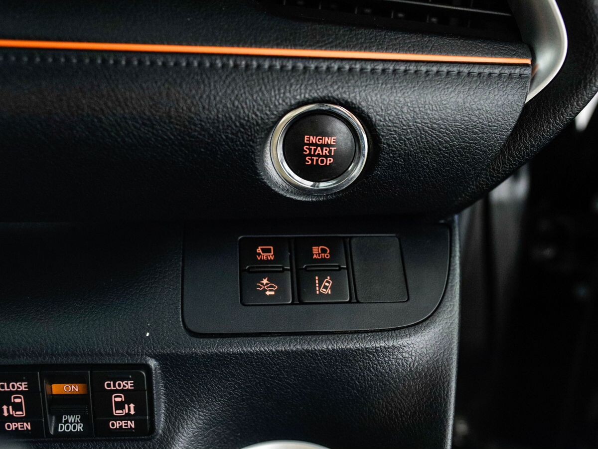 Toyota Sienta 2018 - фото автомобиля