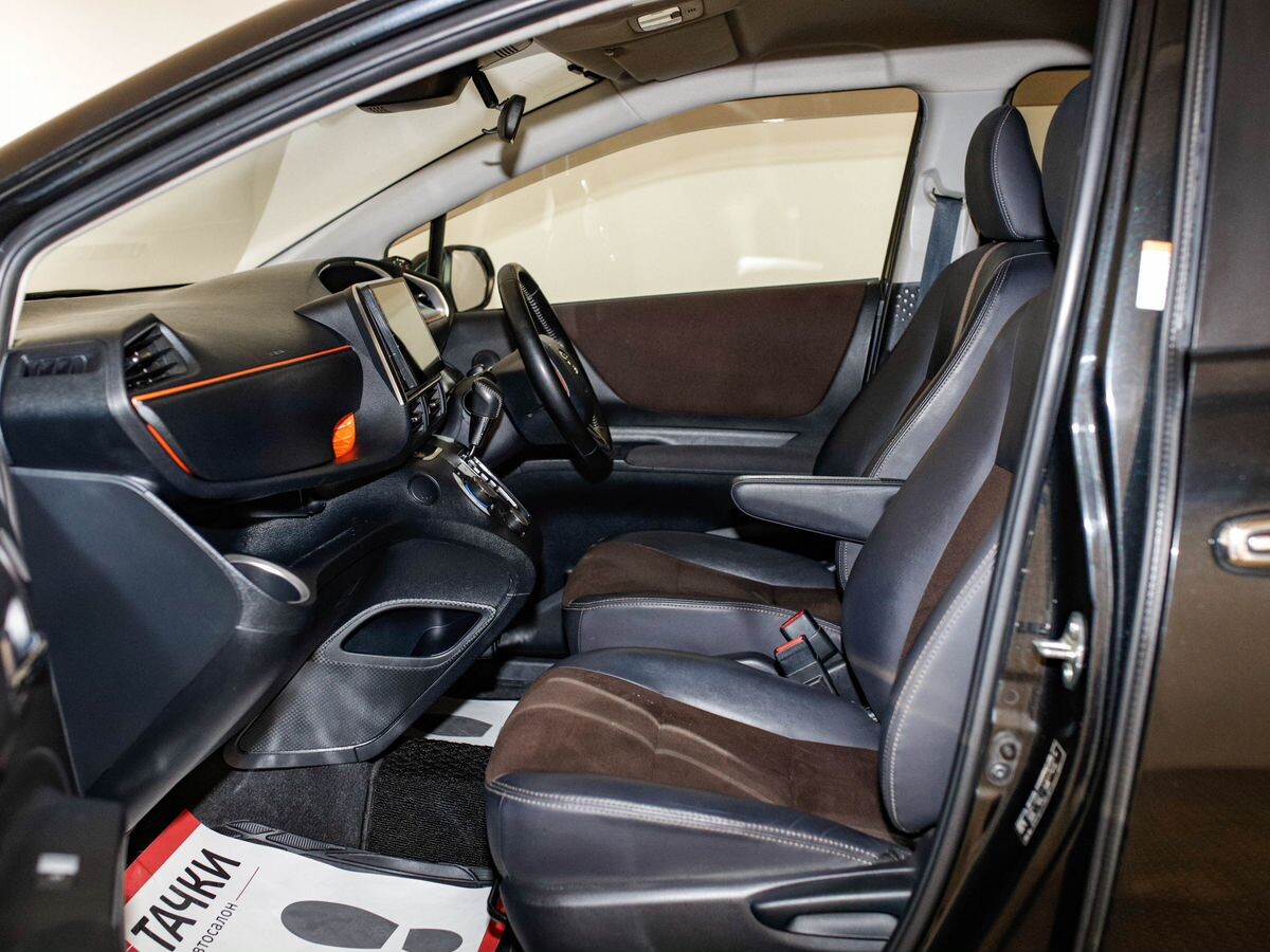 Toyota Sienta 2018 - фото автомобиля