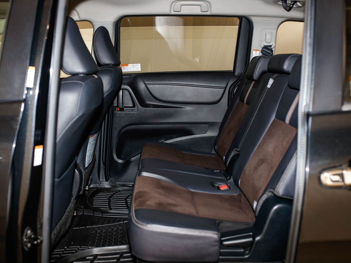 Toyota Sienta 2018 - фото автомобиля