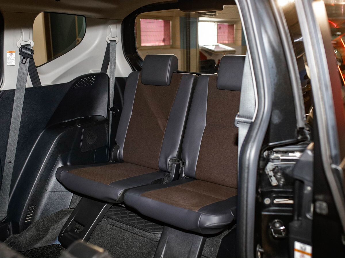 Toyota Sienta 2018 - фото автомобиля