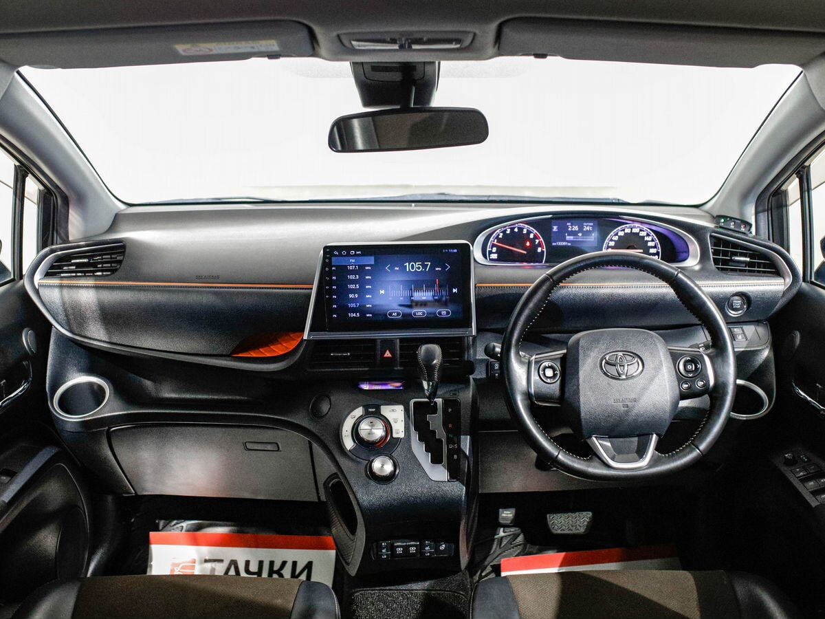 Toyota Sienta 2018 - фото автомобиля