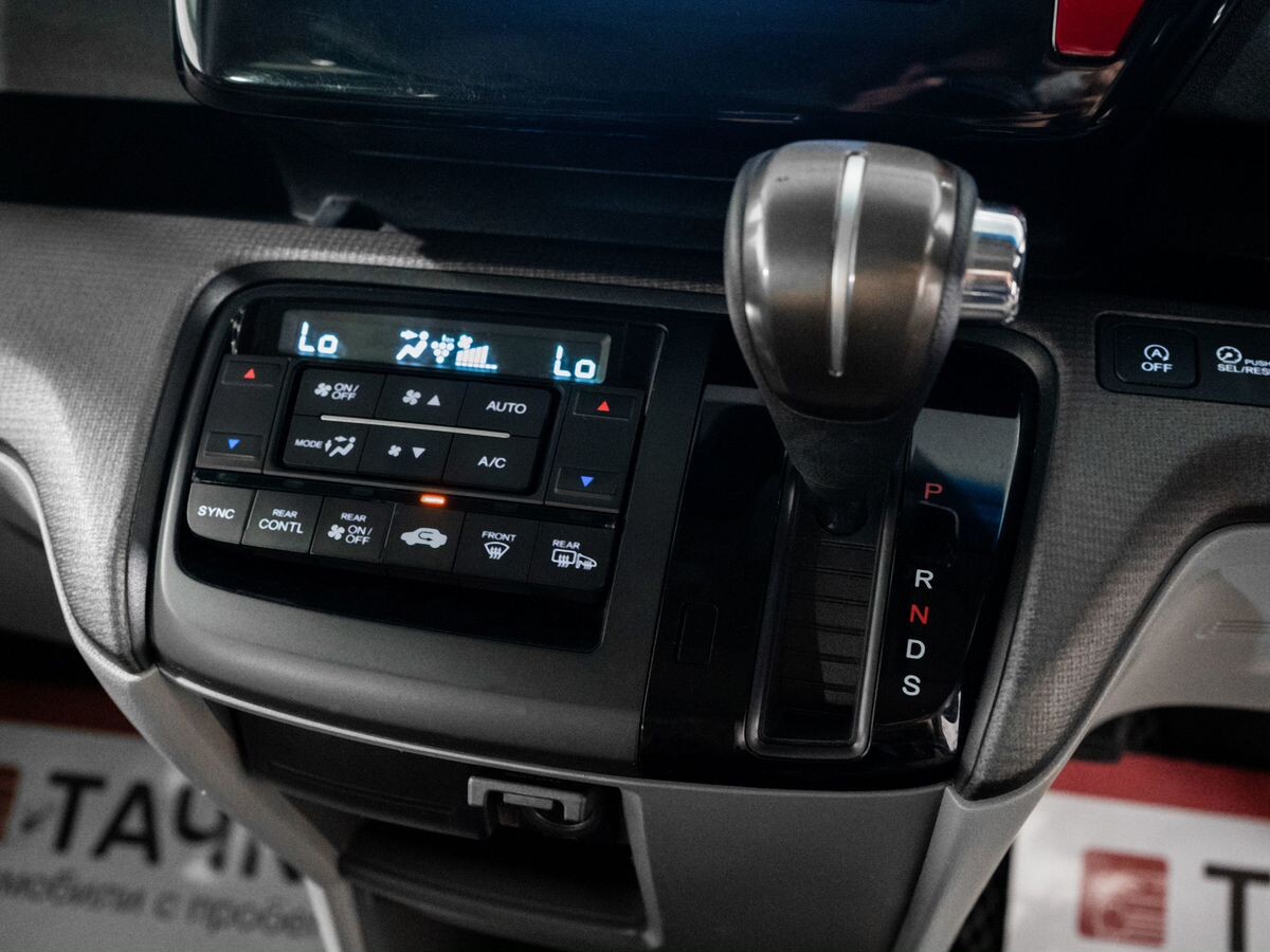 Honda Stepwgn 2016 - фото автомобиля