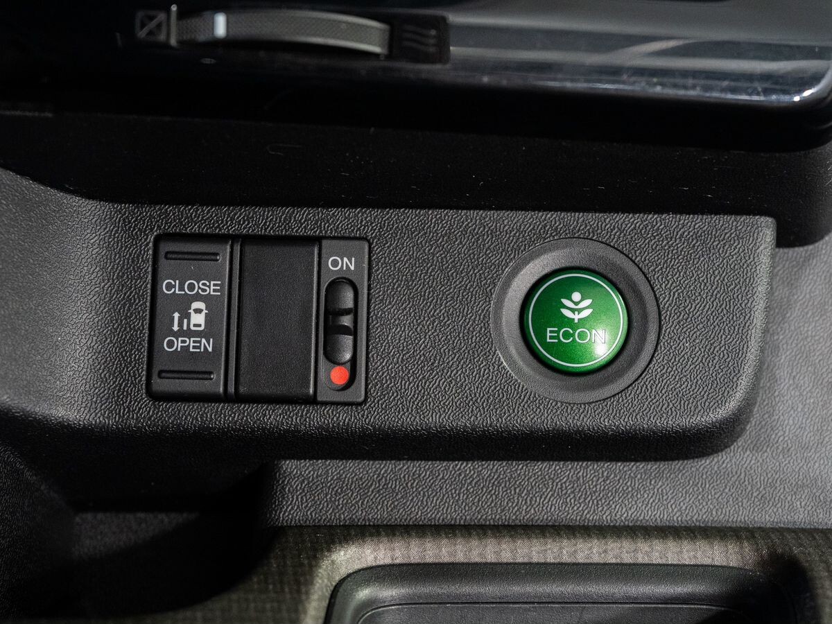 Honda Stepwgn 2016 - фото автомобиля