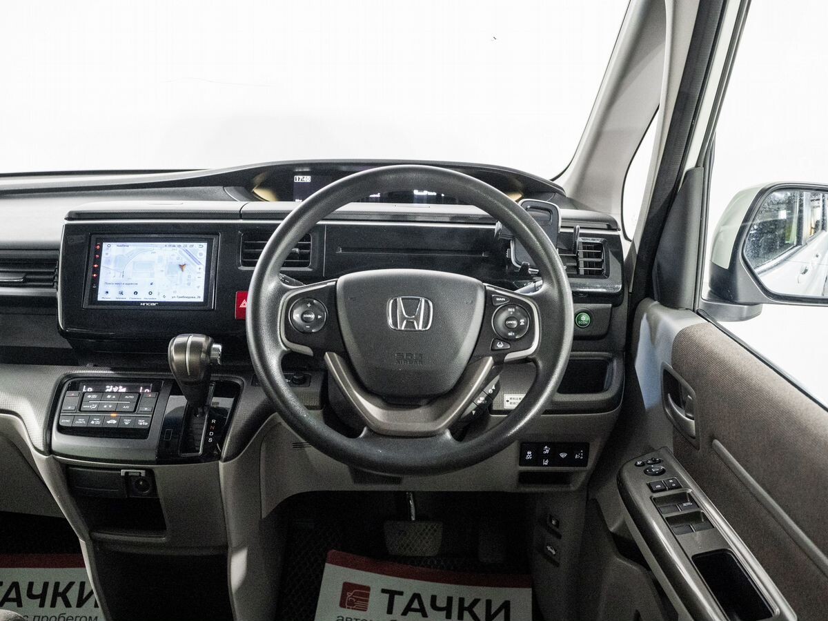 Honda Stepwgn 2016 - фото автомобиля