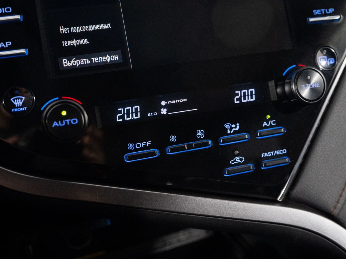 Toyota Camry 2019 - фото автомобиля