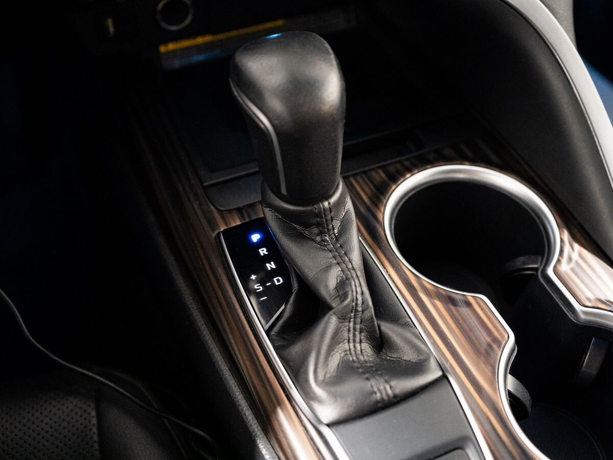 Toyota Camry 2019 - фото автомобиля