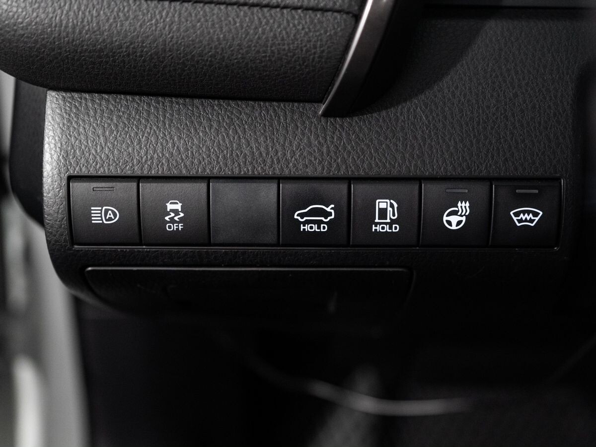 Toyota Camry 2019 - фото автомобиля