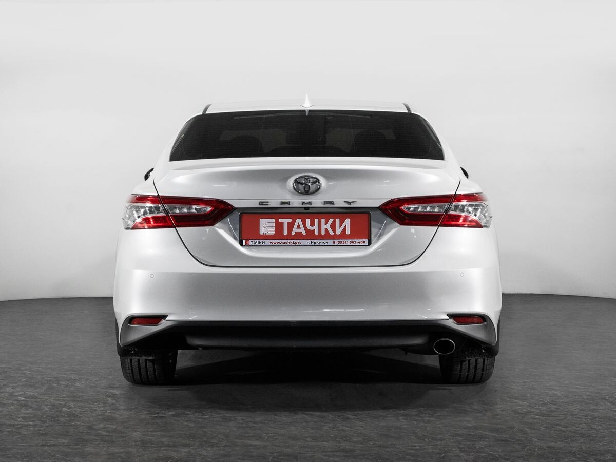 Toyota Camry 2019 - фото автомобиля