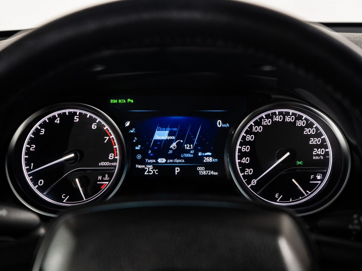 Toyota Camry 2019 - фото автомобиля
