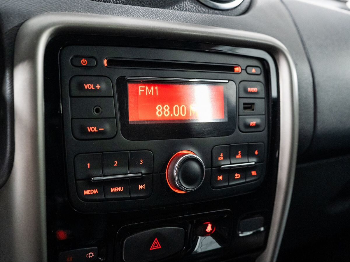 Renault Duster 2014 - фото автомобиля