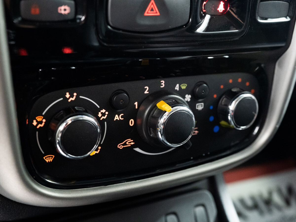 Renault Duster 2014 - фото автомобиля