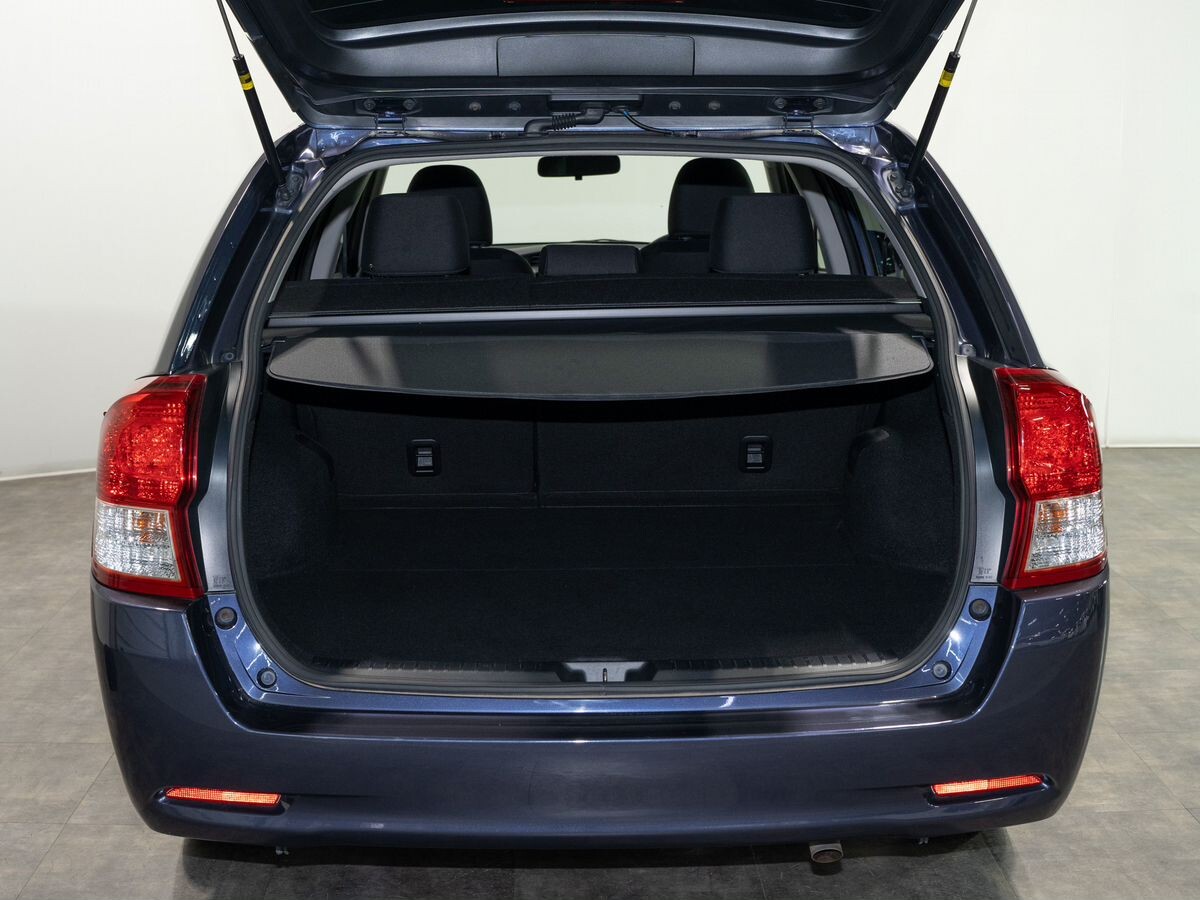 Toyota Corolla Fielder 2012 - фото автомобиля