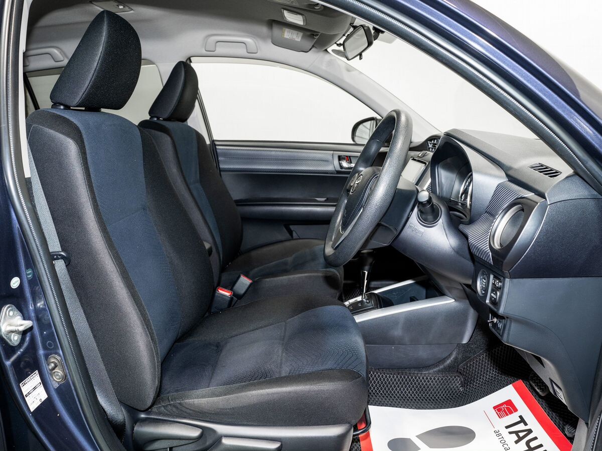 Toyota Corolla Fielder 2012 - фото автомобиля