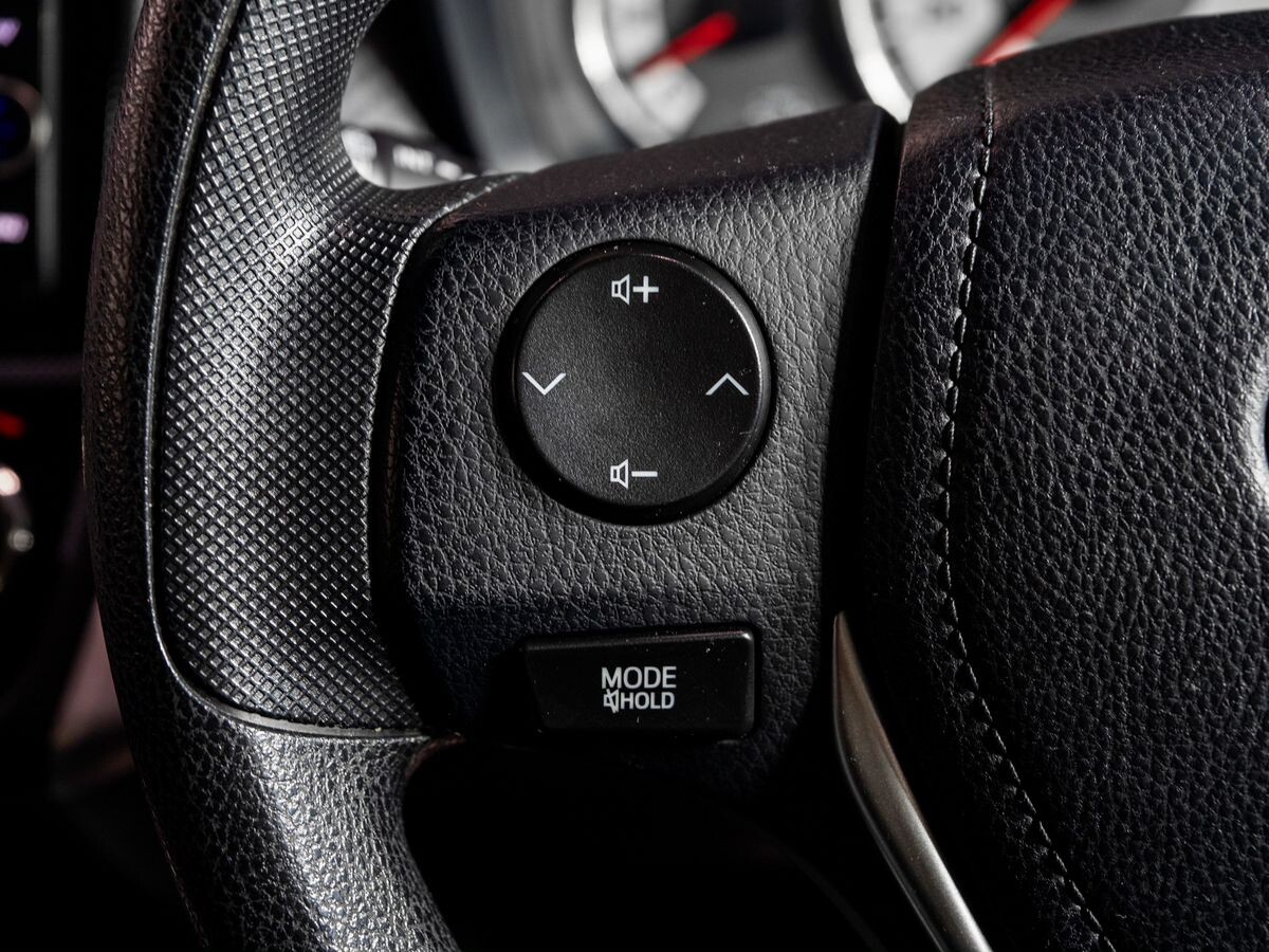Toyota Corolla Fielder 2012 - фото автомобиля