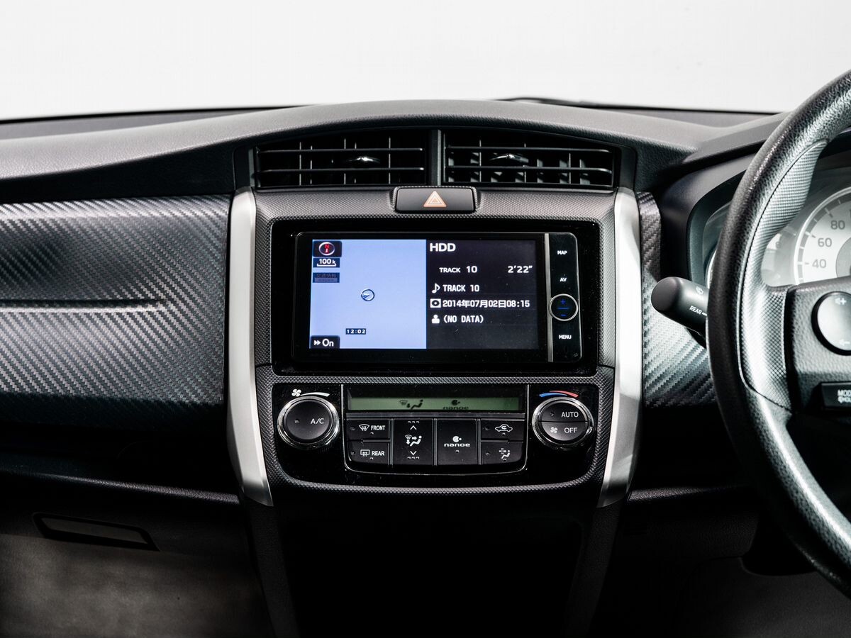 Toyota Corolla Fielder 2012 - фото автомобиля