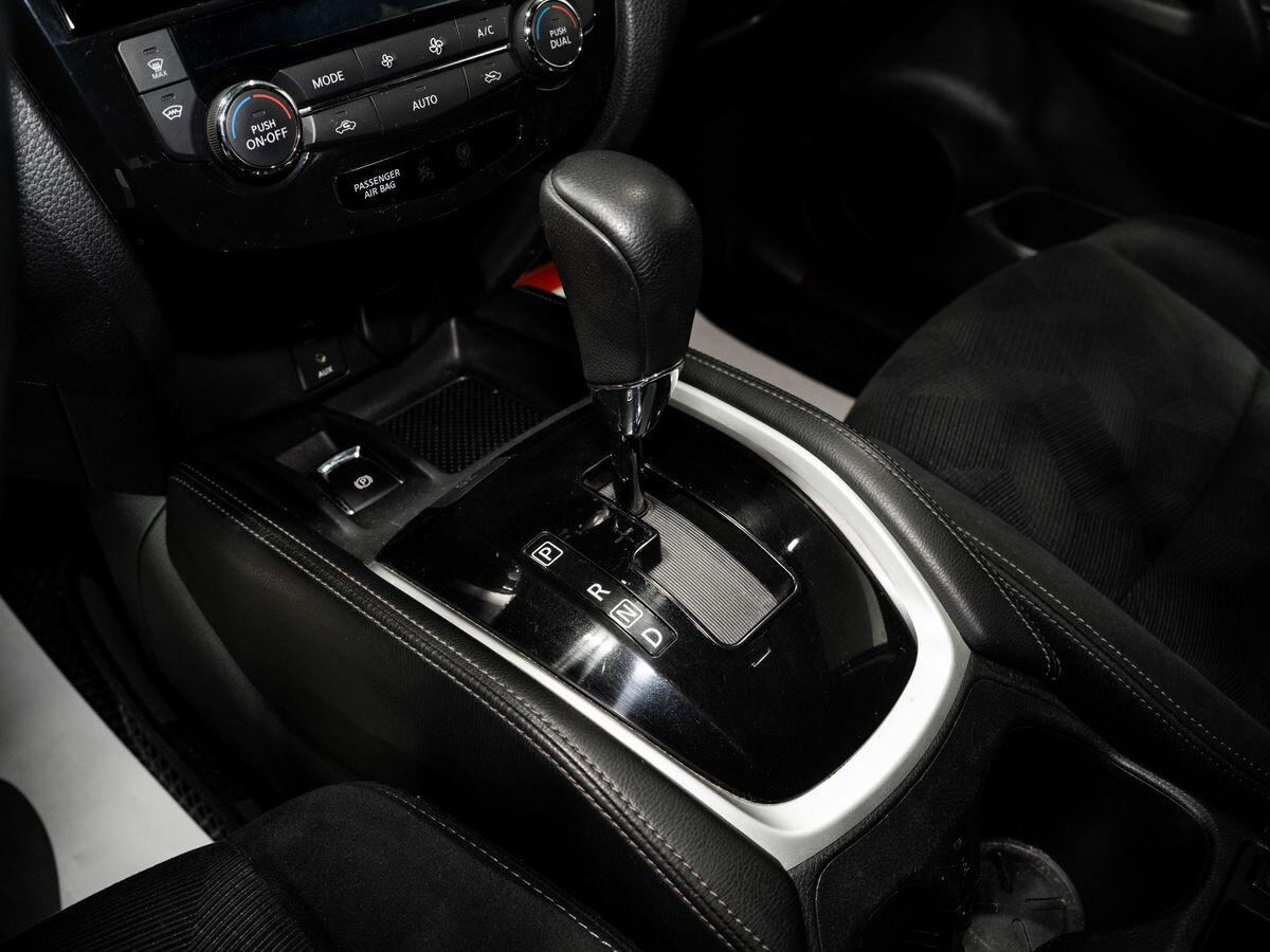 Nissan X-Trail 2015 - фото автомобиля