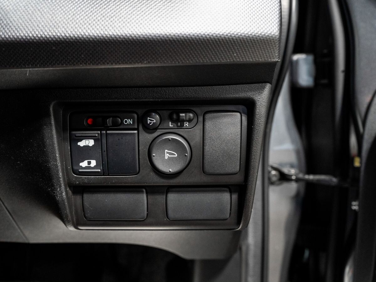 Honda Freed 2009 - фото автомобиля