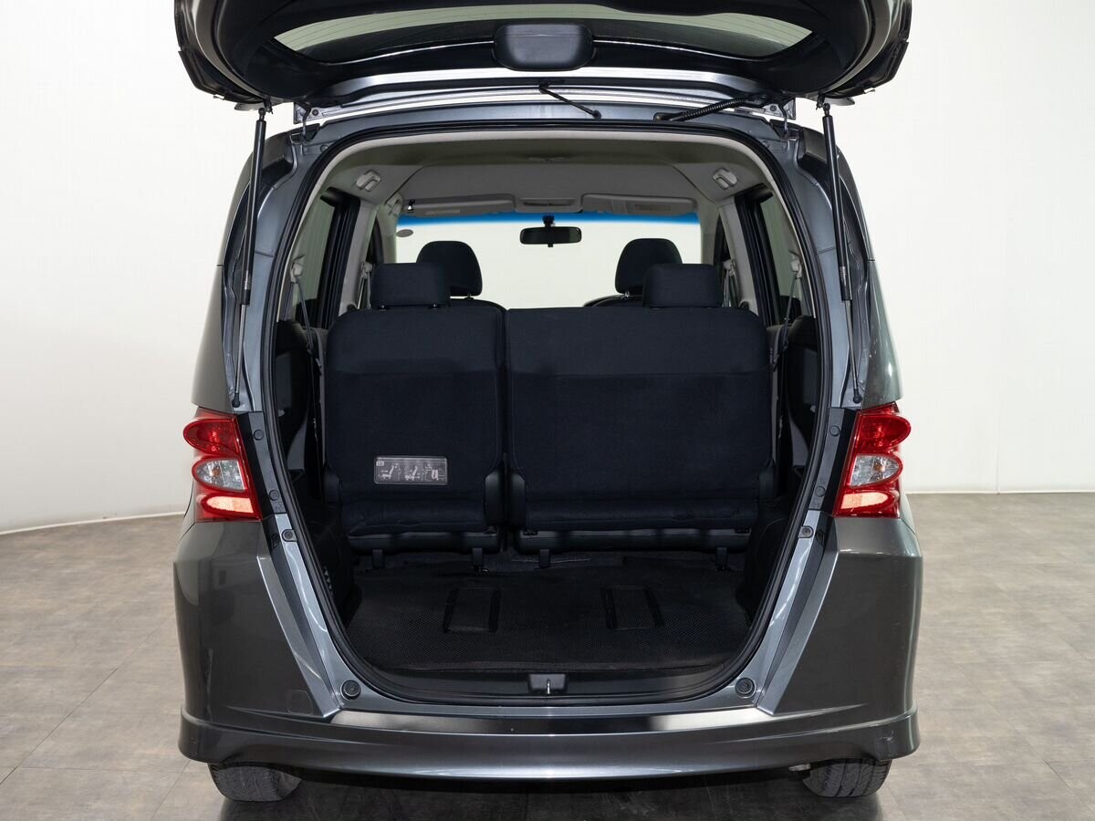 Honda Freed 2009 - фото автомобиля