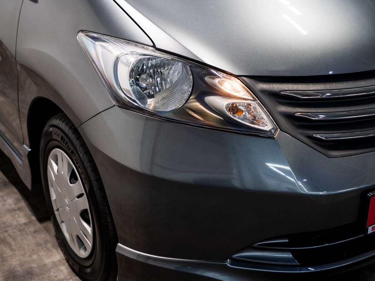 Honda Freed 2009 - фото автомобиля