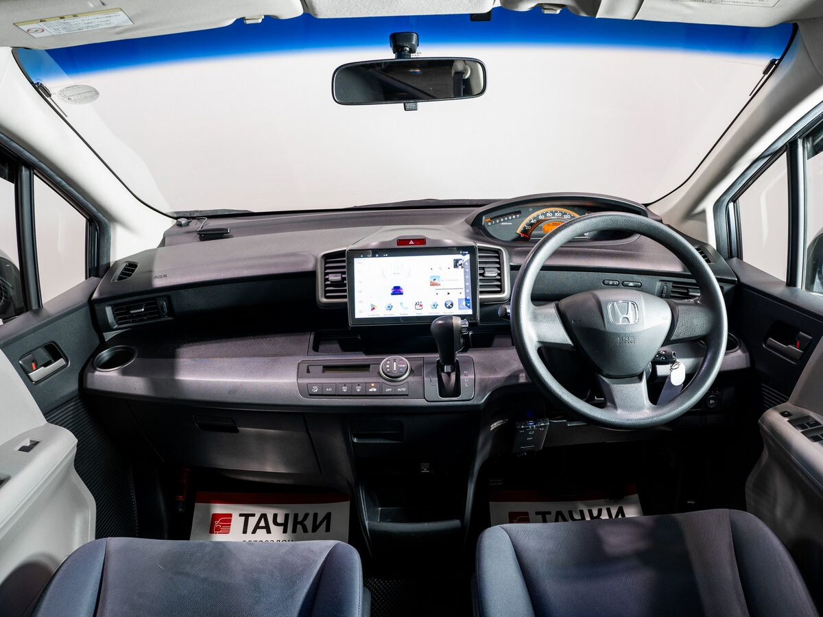 Honda Freed 2009 - фото автомобиля