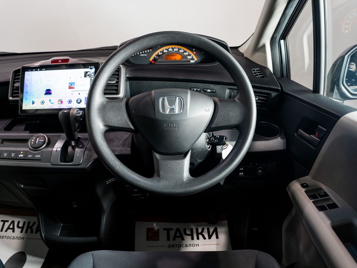 Honda Freed 2009 - фото автомобиля