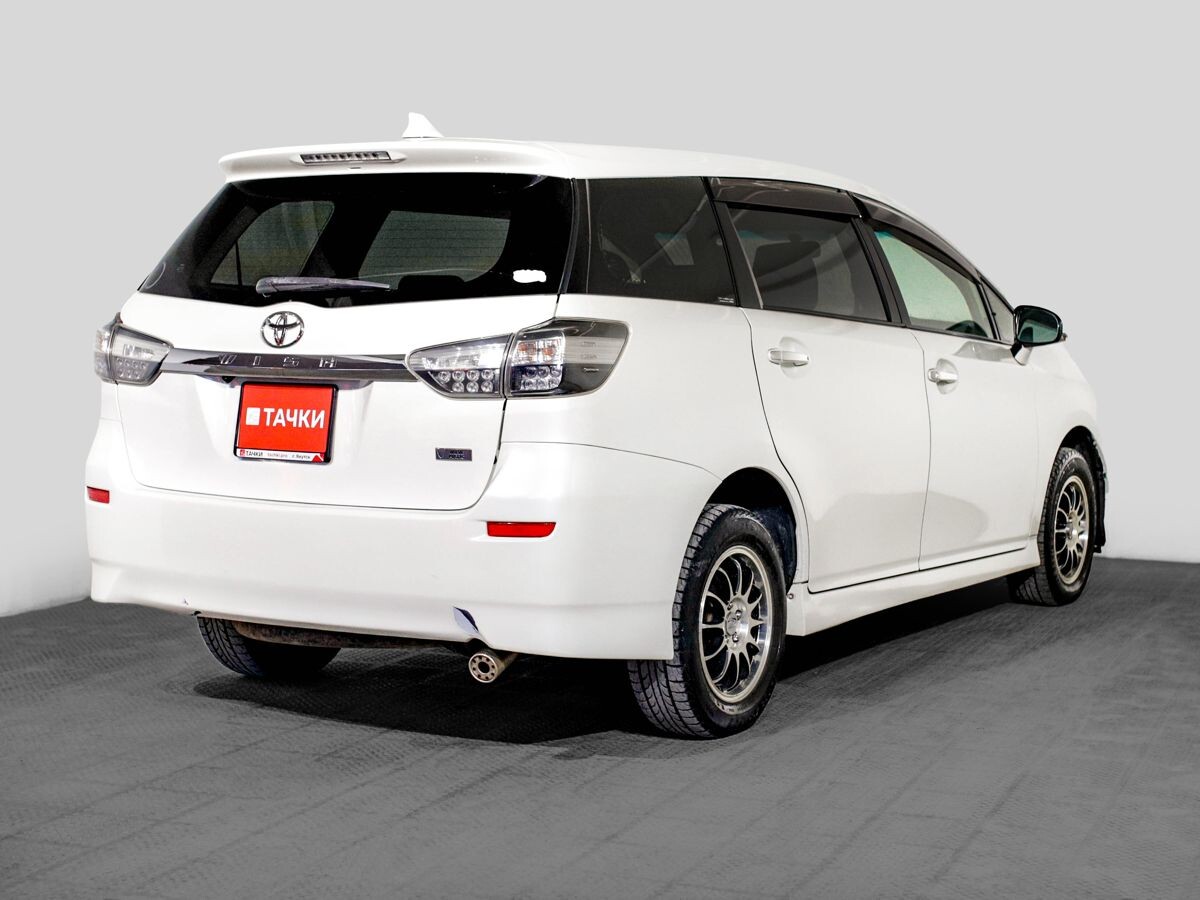 Toyota Wish 2012 - фото автомобиля
