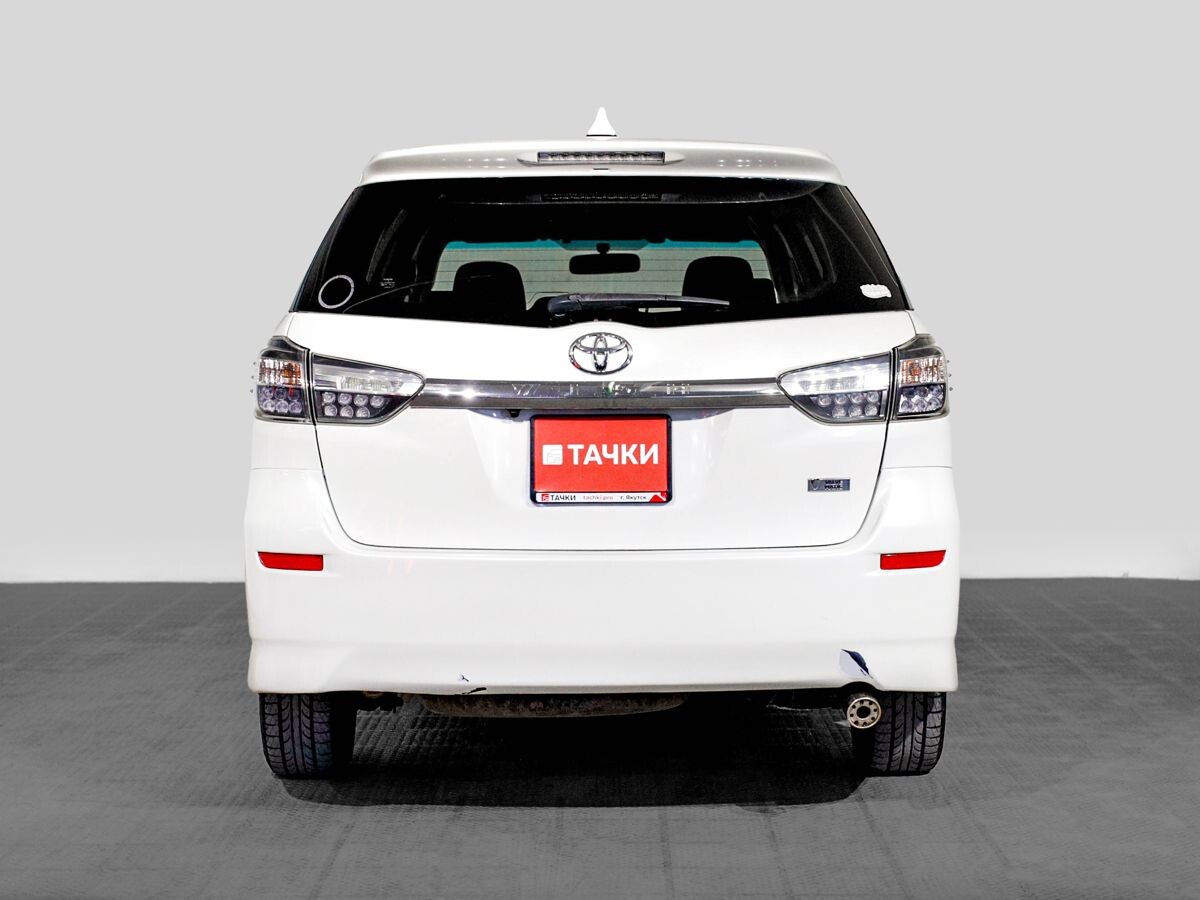 Toyota Wish 2012 - фото автомобиля
