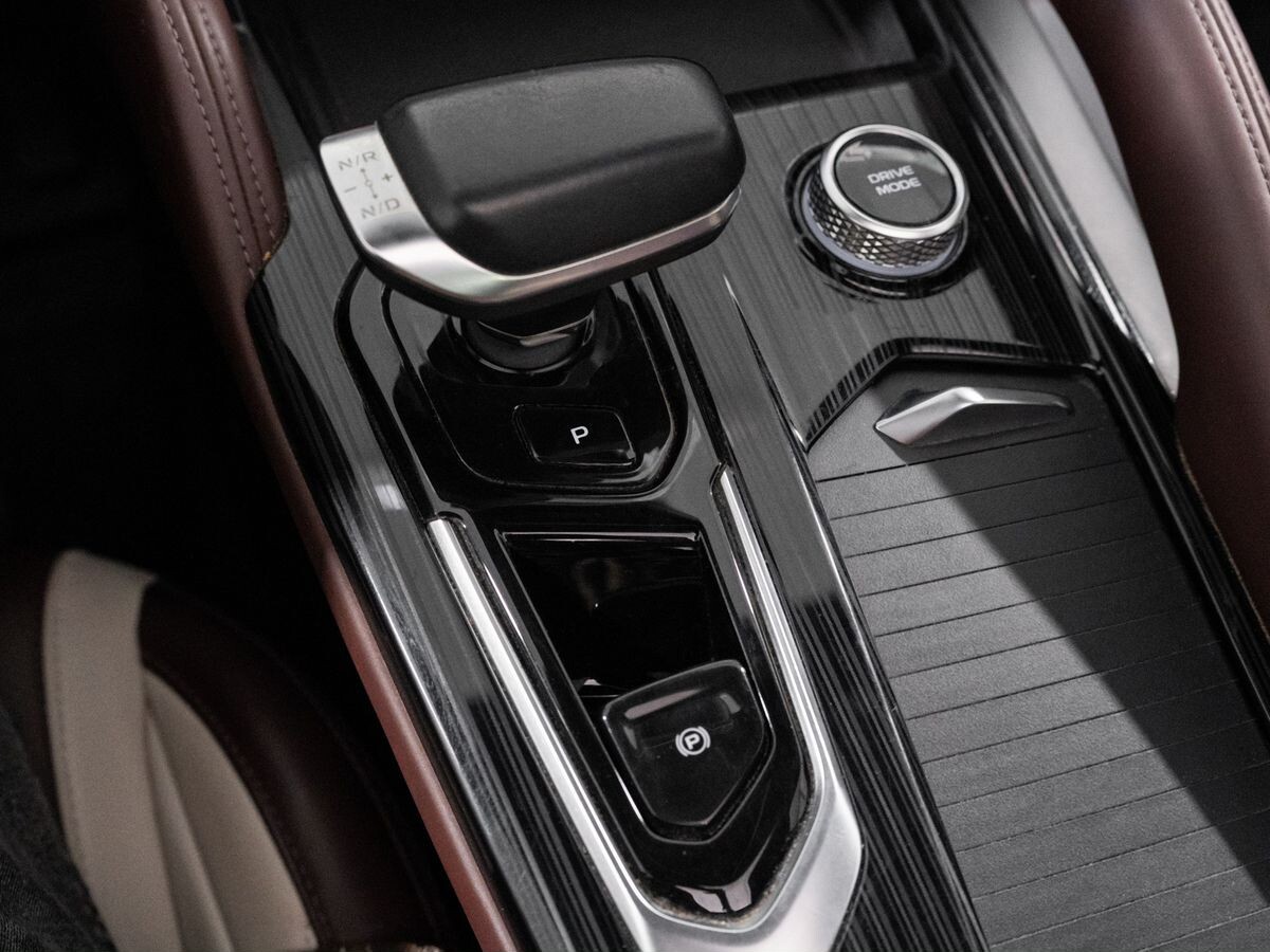 Geely Monjaro 2021 - фото автомобиля